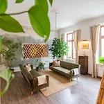 Theleaf - Design Apartment & Cafe