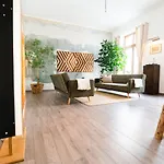 Theleaf - Design Apartment & Cafe